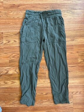 Lululemon Beyond the Studio Jogger Size 4